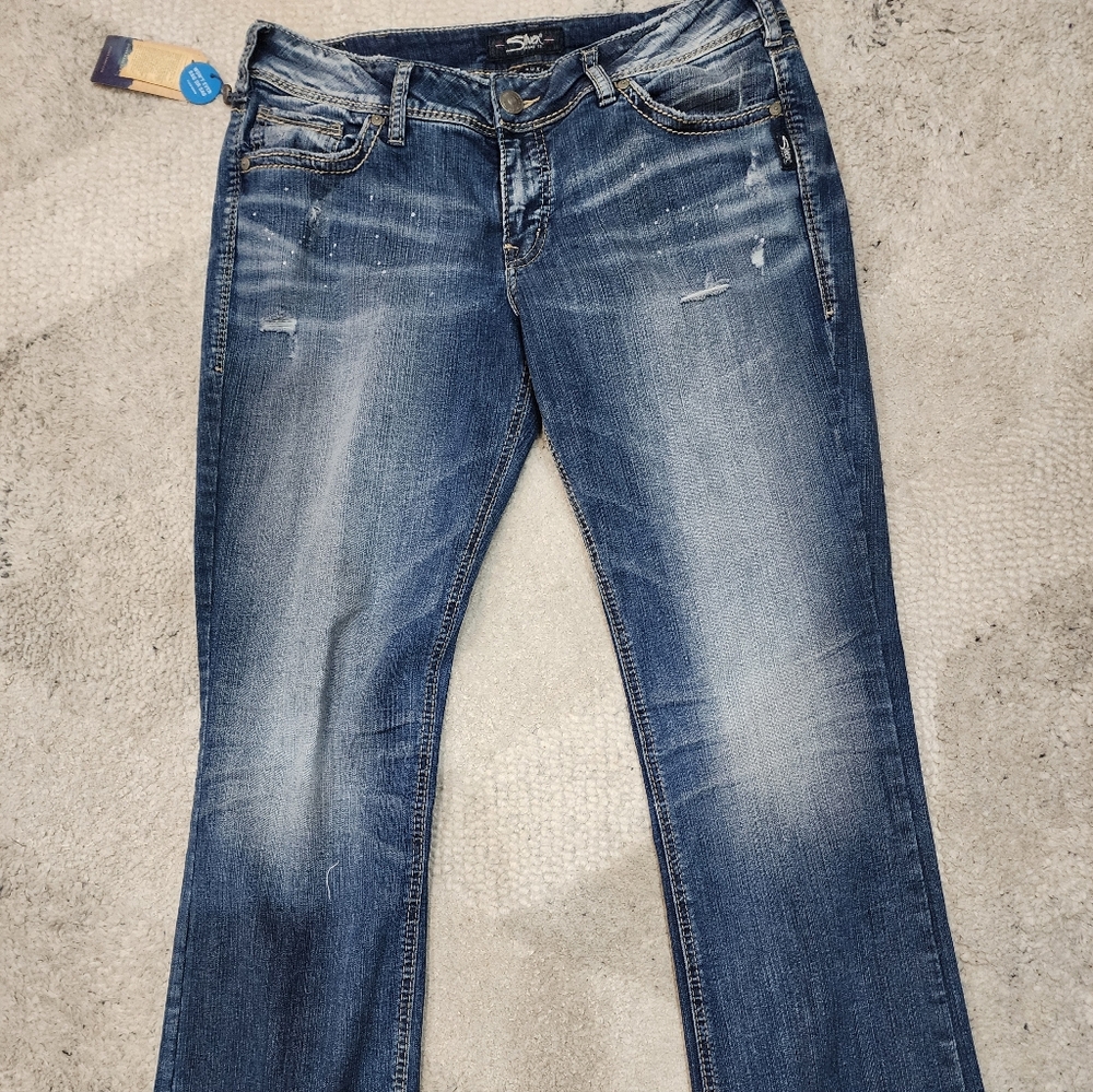 Brand new with tags Silver Suki distresse Jeans size 34 x 33.